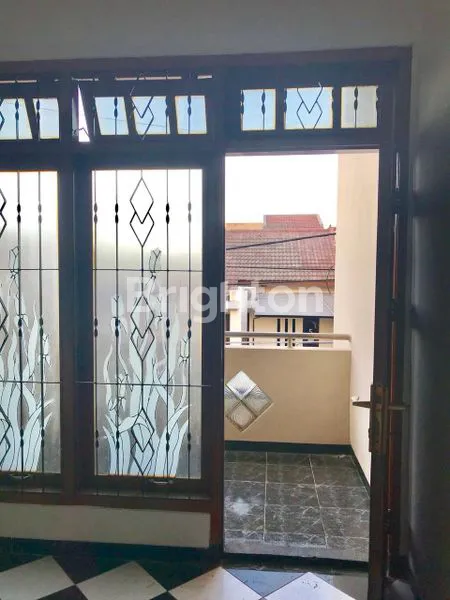 image RUMAH 2 LANTAI SIAP HUNI SIMPANG DARMO (8)