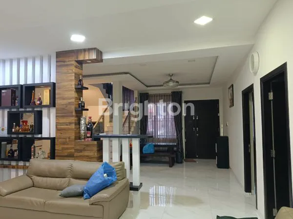 image RUMAH MEWAH LT 135 LB 250 DI BATAM CENTER (5)