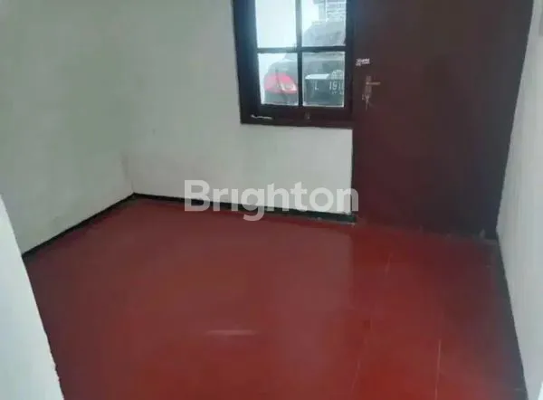 image RUMAH GRIYA KEBRAON UTARA HALAMAN LUAS (5)