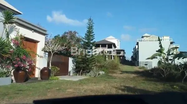 *LAHAN VILLA DI GOA GONG, JIMBARAN BALI*