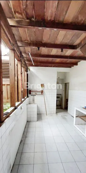 image RUMAH 4KT DEKAT MASJID AL AKBAR, SURABAYA (5)