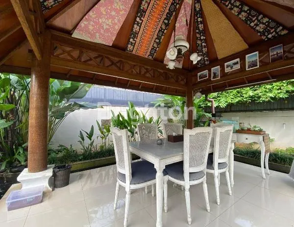 image DIJUAL RUMAH 2 LANTAI CANTIK RAPI NYAMAN SIAP HUNI DI BINTARO SEKTOR 5 (4)