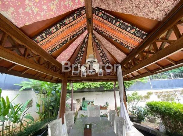 image DIJUAL RUMAH 2 LANTAI CANTIK RAPI NYAMAN SIAP HUNI DI BINTARO SEKTOR 5 (3)
