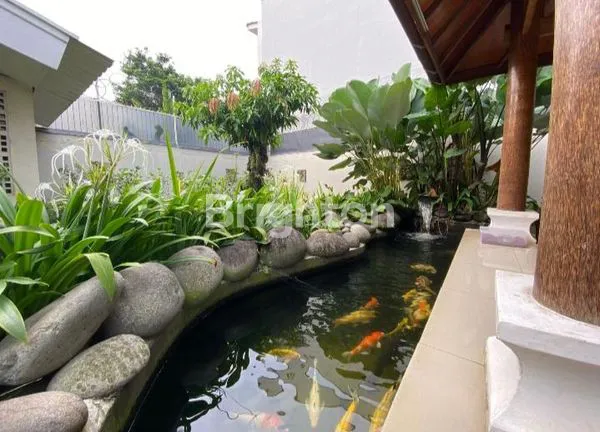 image DIJUAL RUMAH 2 LANTAI CANTIK RAPI NYAMAN SIAP HUNI DI BINTARO SEKTOR 5 (1)