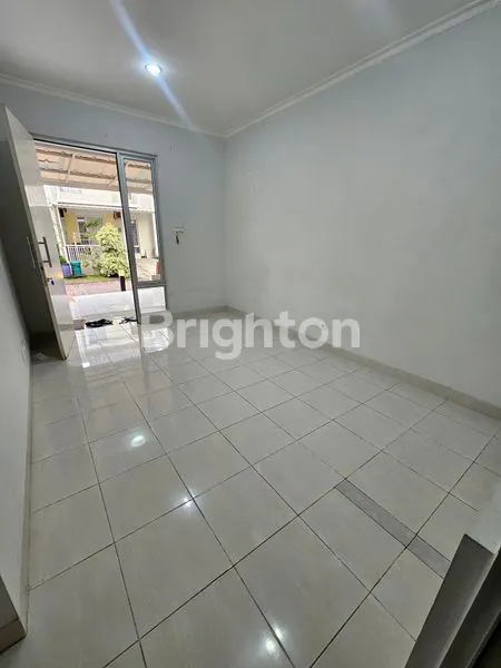 image RUMAH 2 LANTAI DI CARILLO GADING SERPONG TANGERANG (6)