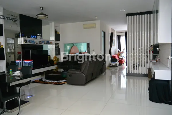 image DIJUAL RUMAH MEWAH FULL FURNISHED + RUANG HOME THEATER DENGAN SOUND SYSTEM MAHAL DI BATAM CENTRE  (5)