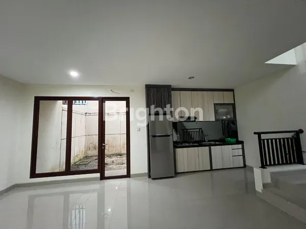 image DIJUAL DAN DISEWAKAN RUMAH MEWAH DI DALAM CLUSTER DI ORCHARD PARK BATAM CENTER (2)