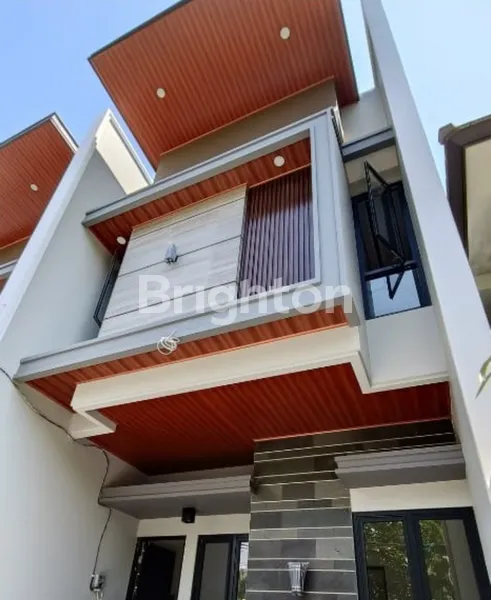 image RUMAH BARU 2 LANTAI DI MANYAR. ROW 4 MOBIL (4)