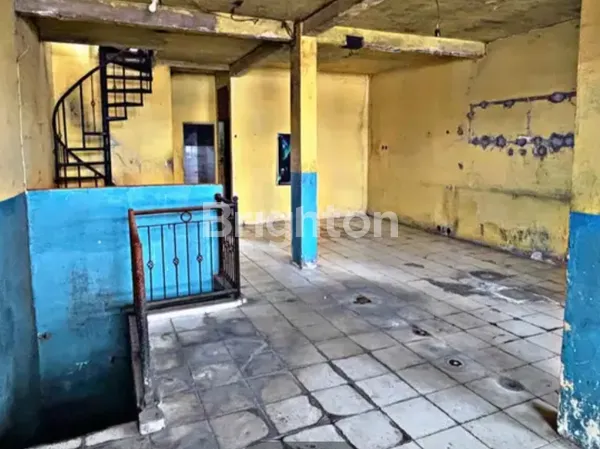 image RUKO 3 LANTAI PINGGIR JALAN RAMAI (2)