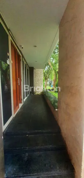 image RUMAH MEWAH 3 LANTAI SHM DI TATAR LARANG TAPA (3)