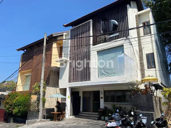 DI JUAL  GEDUNG 3 LANTAI