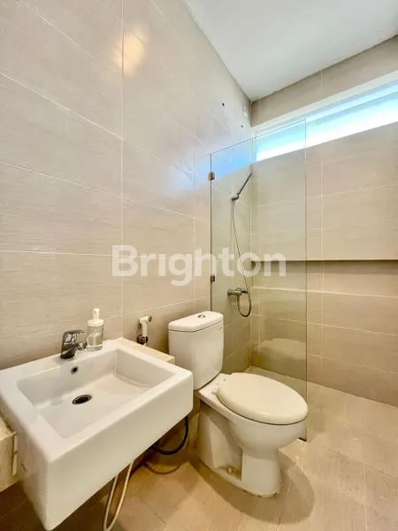 image RUMAH MEWAH FURNISHED DI PELICAN HILL CITRALAND (7)