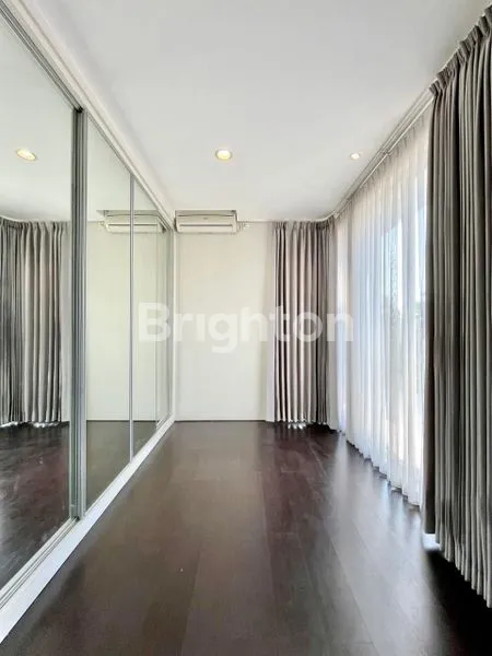 image RUMAH MEWAH FURNISHED DI PELICAN HILL CITRALAND (8)