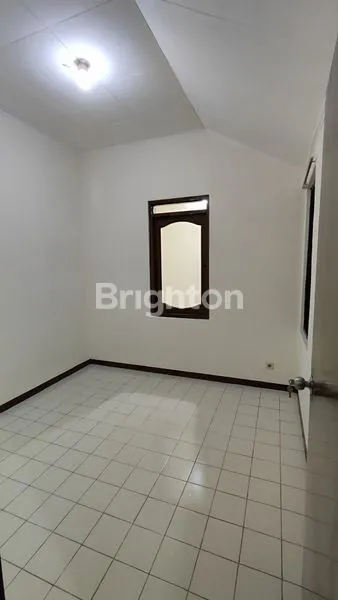 image RUMAH RAPI SIAP HUNI LIPPO KARAWACI TANGERANG (4)