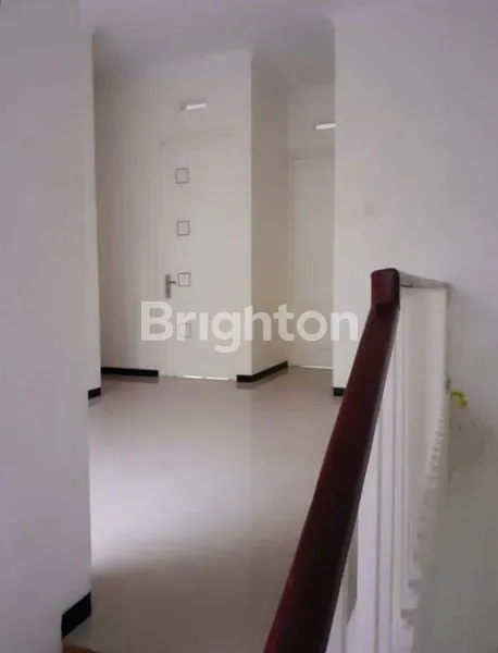 image RUMAH TOWNHOUSE DEKAT SOEKARNO HATTA (3)