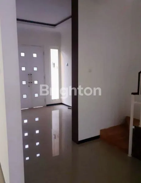 image RUMAH TOWNHOUSE DEKAT SOEKARNO HATTA (2)