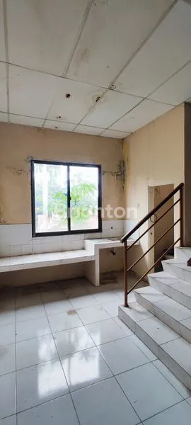 image DI SEWA RUKO SIAP HUNI DI PADJAJARAN BOGOR, 5-10 MENIT KE KEBUN RAYA BOGOR, 10-15 MENIT KE STASIUN BOGOR, 3-5 MENIT KE BOTANI SQUARE  (7)