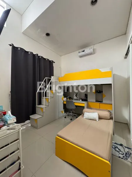 image RUMAH 2 LANTAI 3+1 KT, CARPORT 3 MOBIL (6)