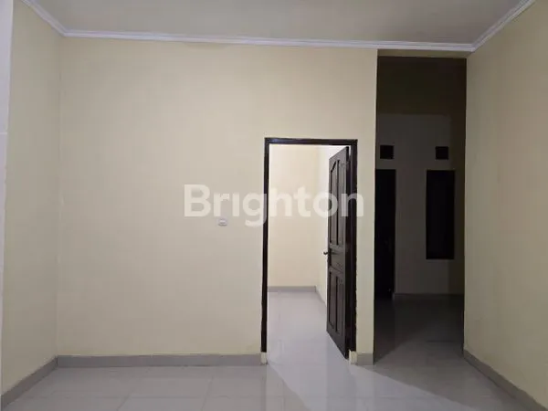 image RUMAH DI JUAL TERAWAT SIAP HUNI PURBAYAN (6)