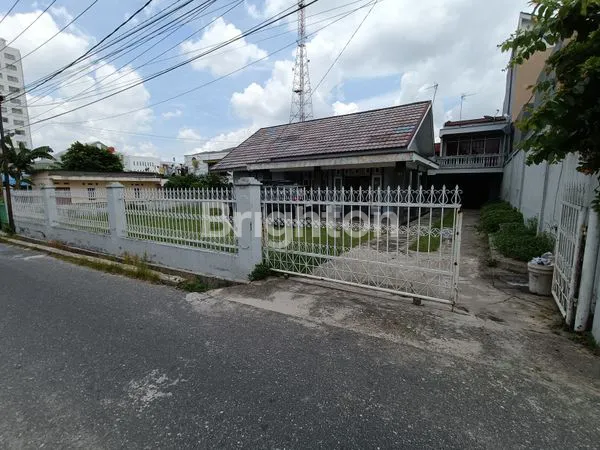 image HUNIAN STRATEGIS DI AREA SUDIRMAN PEKANBARU (1)