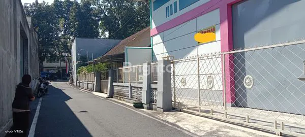 image KONTRAK GUDANG  DI TENGAH KOTA MAGELANG (2)