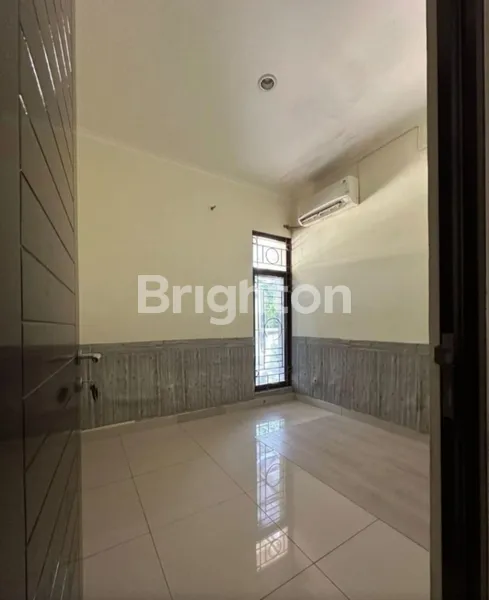 image RUMAH ASRI 2 LANTAI SEMI FURNISHED DALAM CLUSTER DI HARAPAN INDAH BEKASI (2)