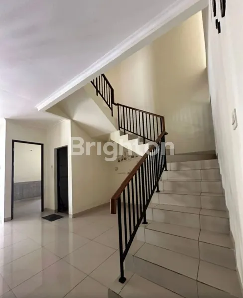image RUMAH ASRI 2 LANTAI SEMI FURNISHED DALAM CLUSTER DI HARAPAN INDAH BEKASI (3)