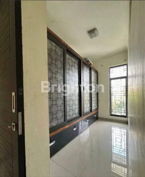 image RUMAH ASRI 2 LANTAI SEMI FURNISHED DALAM CLUSTER DI HARAPAN INDAH BEKASI (5)