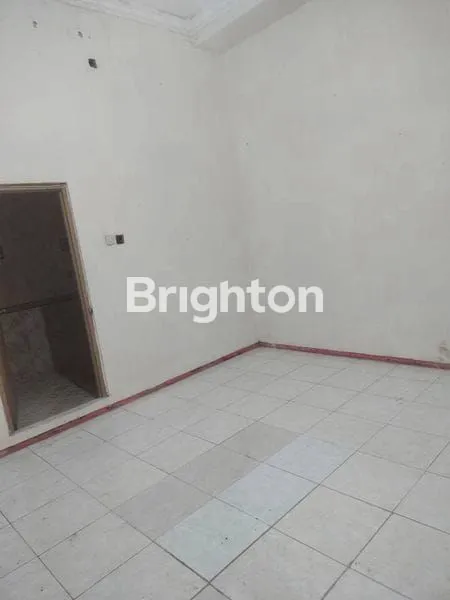 image RUMAH  CANTIK 2 LANTAI TERAWAT DANKOKOH DIJALAN BANGKA GKB GRESIK KOTA  (5)