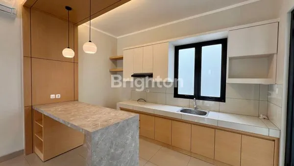 image JUAL RUMAH SUMMARECON CROWN GADING (4)