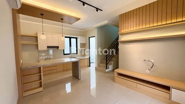 image JUAL RUMAH SUMMARECON CROWN GADING (2)