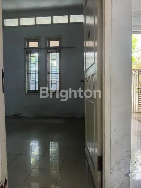 image RUMAH 2 LANTAI SIAP HUNI DI GRAND BATAVIA TANGERANG (7)