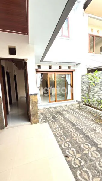 image RUMAH 2 LANTAI, 125M² LT DI PERUM KARANGSARI (5)