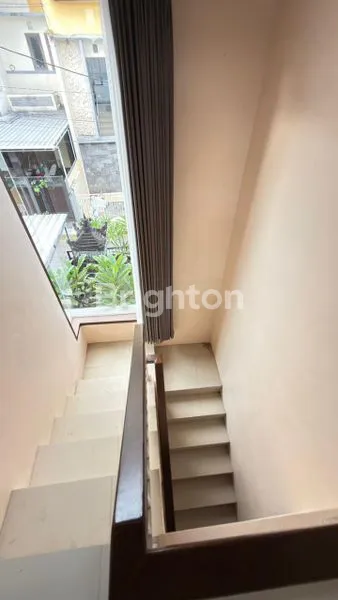 image RUMAH 2 LANTAI, 125M² LT DI PERUM KARANGSARI (8)