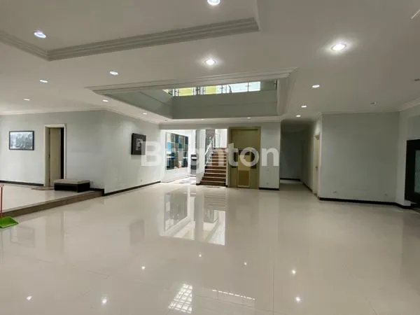 image RUMAH MEWAH JL KEMBAR KLAMPIS ANOM WISMA MUKT (6)