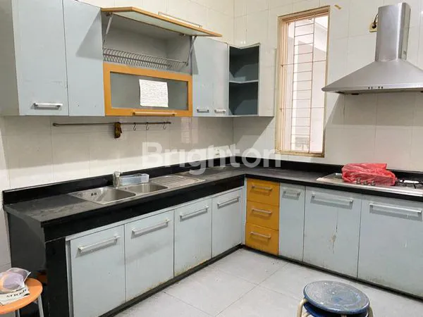 image RUMAH MEWAH JL KEMBAR KLAMPIS ANOM WISMA MUKT (5)