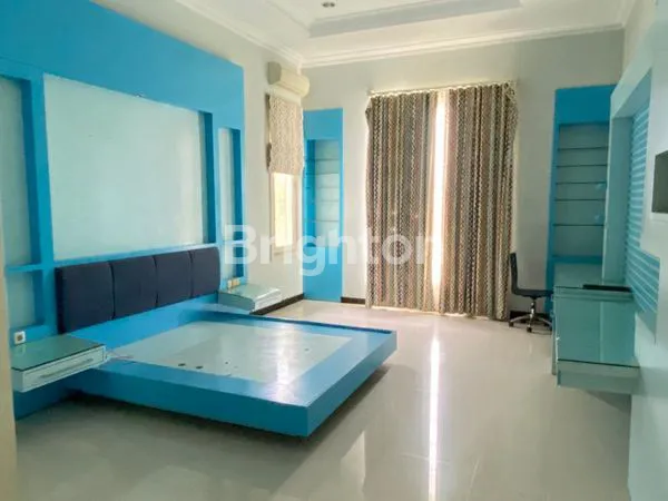 image RUMAH MEWAH JL KEMBAR KLAMPIS ANOM WISMA MUKT (3)