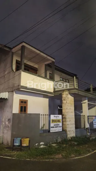 RUMAH HOOK LOKASI SAWOJAJAR SIAP HUNI 2 LANTAI