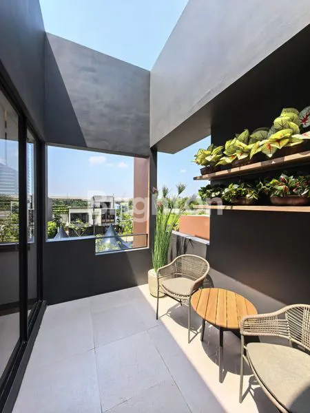 image RUMAH 3 LANTAI DENGAN DESAIN MODERN MINIMALIS HARGA SUPER TERJANGKAU DI KAWASAN SERPONG (5)