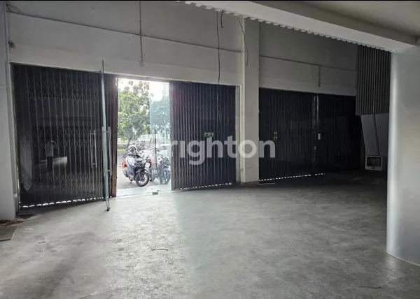 image RUKO SIAP HUNI, 6 MOBIL PARKIR (1)