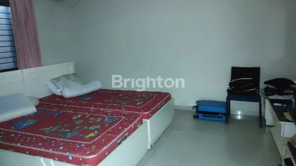 image RUMAH STRATEGIS 3 LANTAI DI JALAN DR. CIPTO SEMARANG (8)