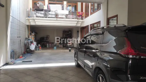 image RUMAH STRATEGIS 3 LANTAI DI JALAN DR. CIPTO SEMARANG (6)