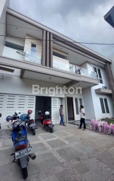 image RUMAH 2 LANTAI HADAP UTARA DI DHARMAHUSADA INDAH (2)