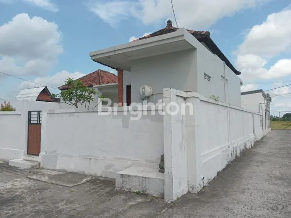 image VILLA 2KT DEKAT PANTAI KEDUNGU, KOLAM RENANG (3)