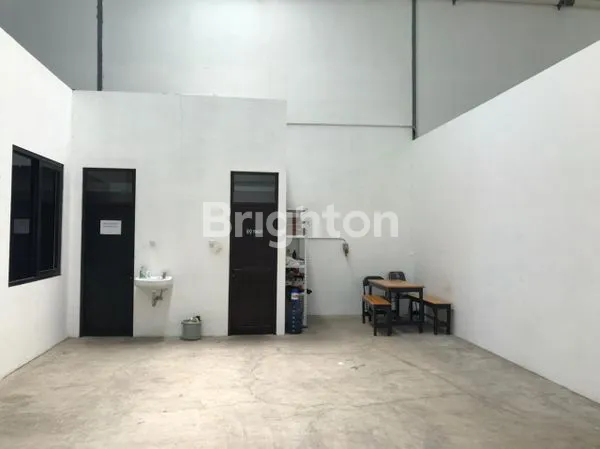 image GUDANG EXLUSIVE SENTRAL ROMOKALISARI (5)