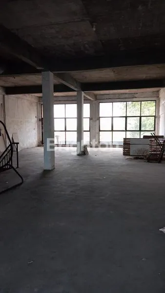 image RUKO GANDENG PREMIUM 3 LANTAI DI JL.ARIFIN AHMAD PEKANBARU (7)