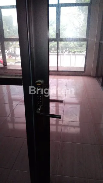 image RUKO GANDENG PREMIUM 3 LANTAI DI JL.ARIFIN AHMAD PEKANBARU (6)