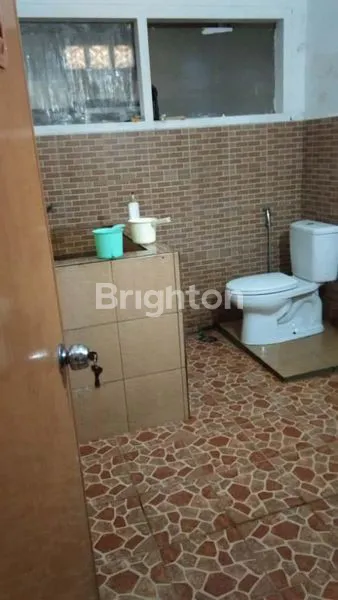 image RUMAH LAMA MASIH LAYAK HUNI+TAMAN DEPAN LUAS, JUGA BISA BUAT KONTRAKAN, KOST STRATEGIS DI PUSAT KOTA CIMAHI (7)