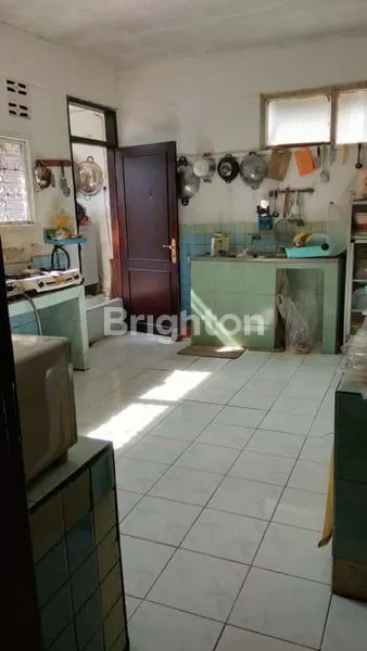 image RUMAH LAMA MASIH LAYAK HUNI+TAMAN DEPAN LUAS, JUGA BISA BUAT KONTRAKAN, KOST STRATEGIS DI PUSAT KOTA CIMAHI (5)