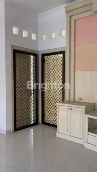 DISEWAKAN RUMAH TENGAH KOTA